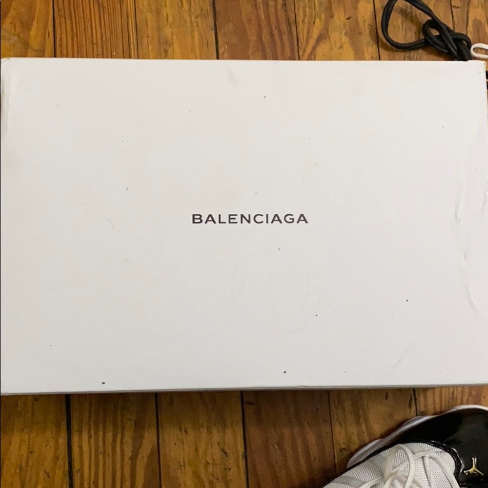 US SIZE 7 Men and Women’s Balenciaga Running Shoes